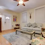 Mesa House, Uno-Perfect Location