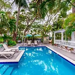 Papa\'S Hideaway