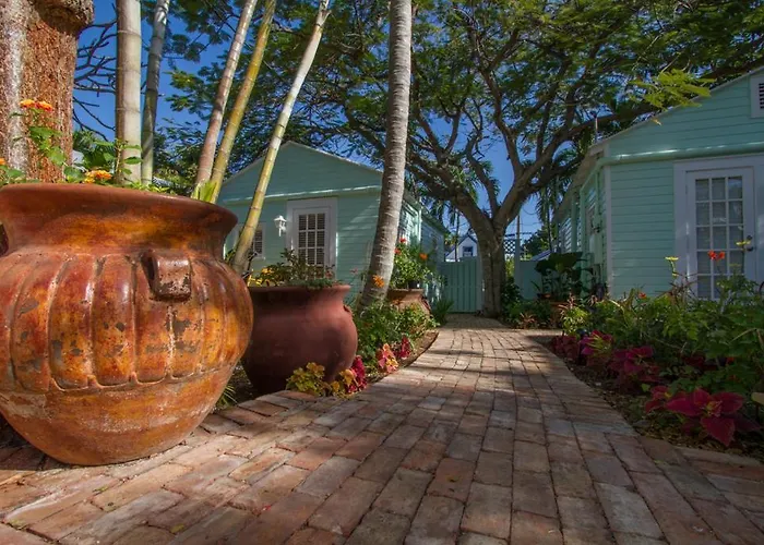 Conch Cottages Of Villas Key West