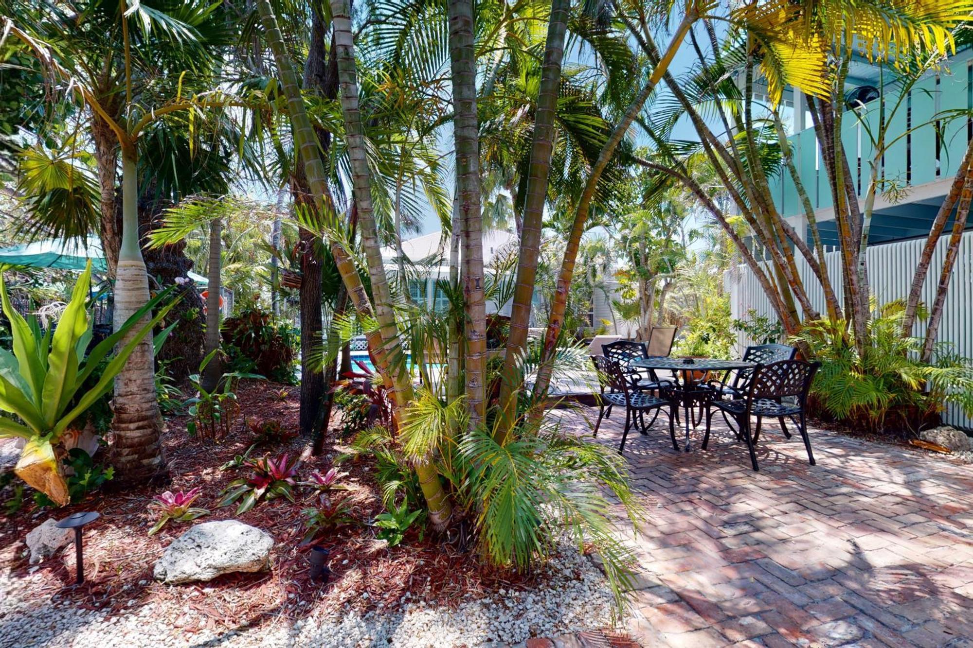 Papa's Hideaway Apartment *