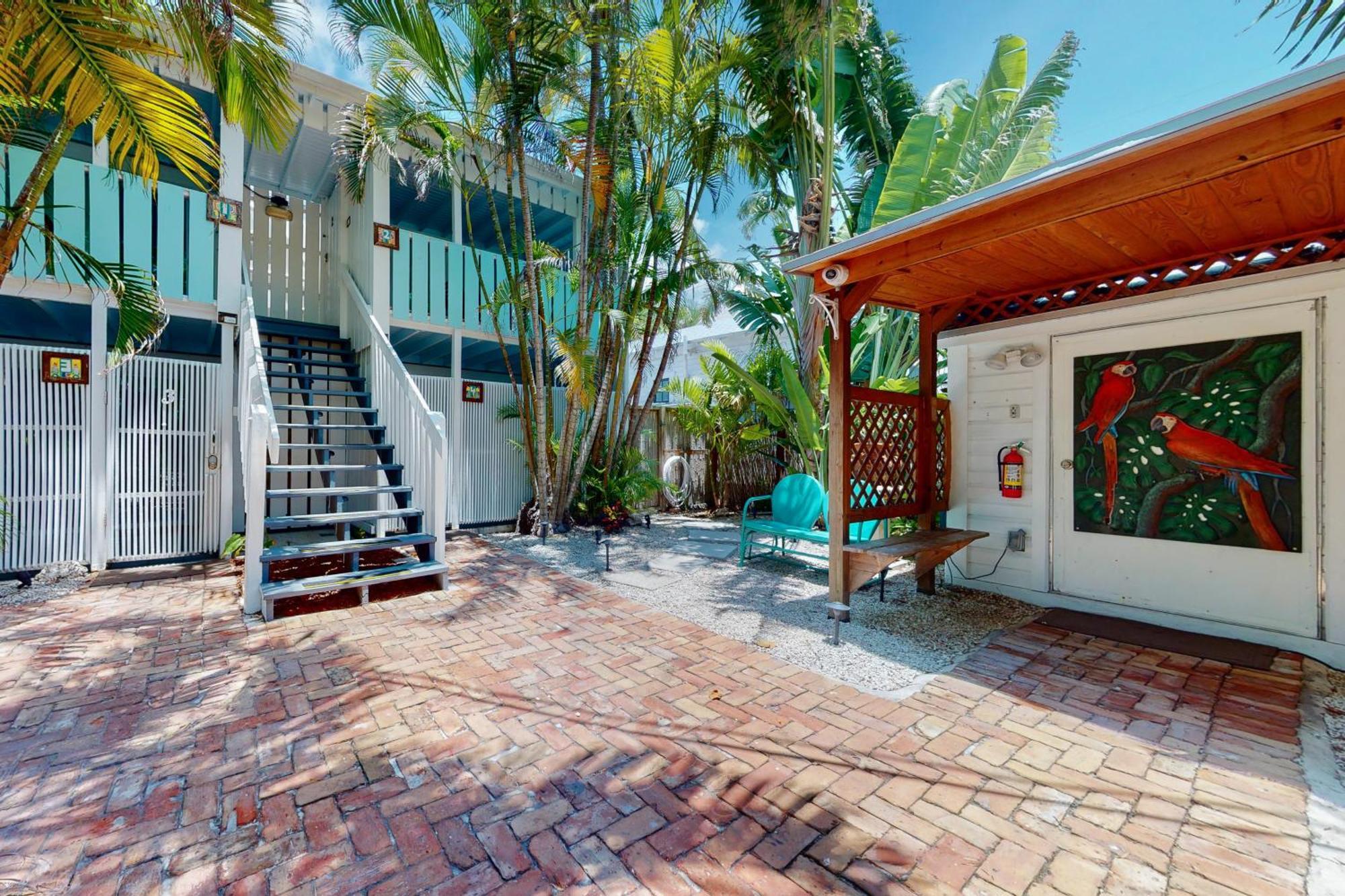 Papa's Hideaway Apartment