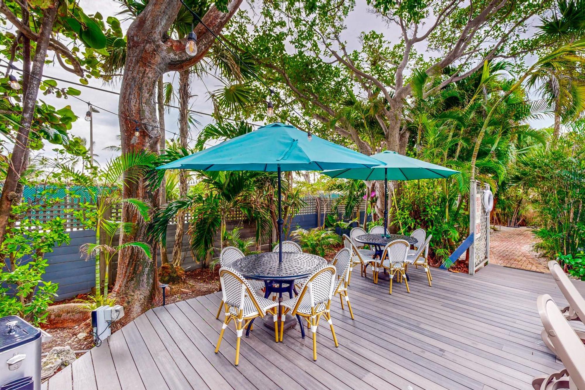 Papa's Hideaway Apartment *
