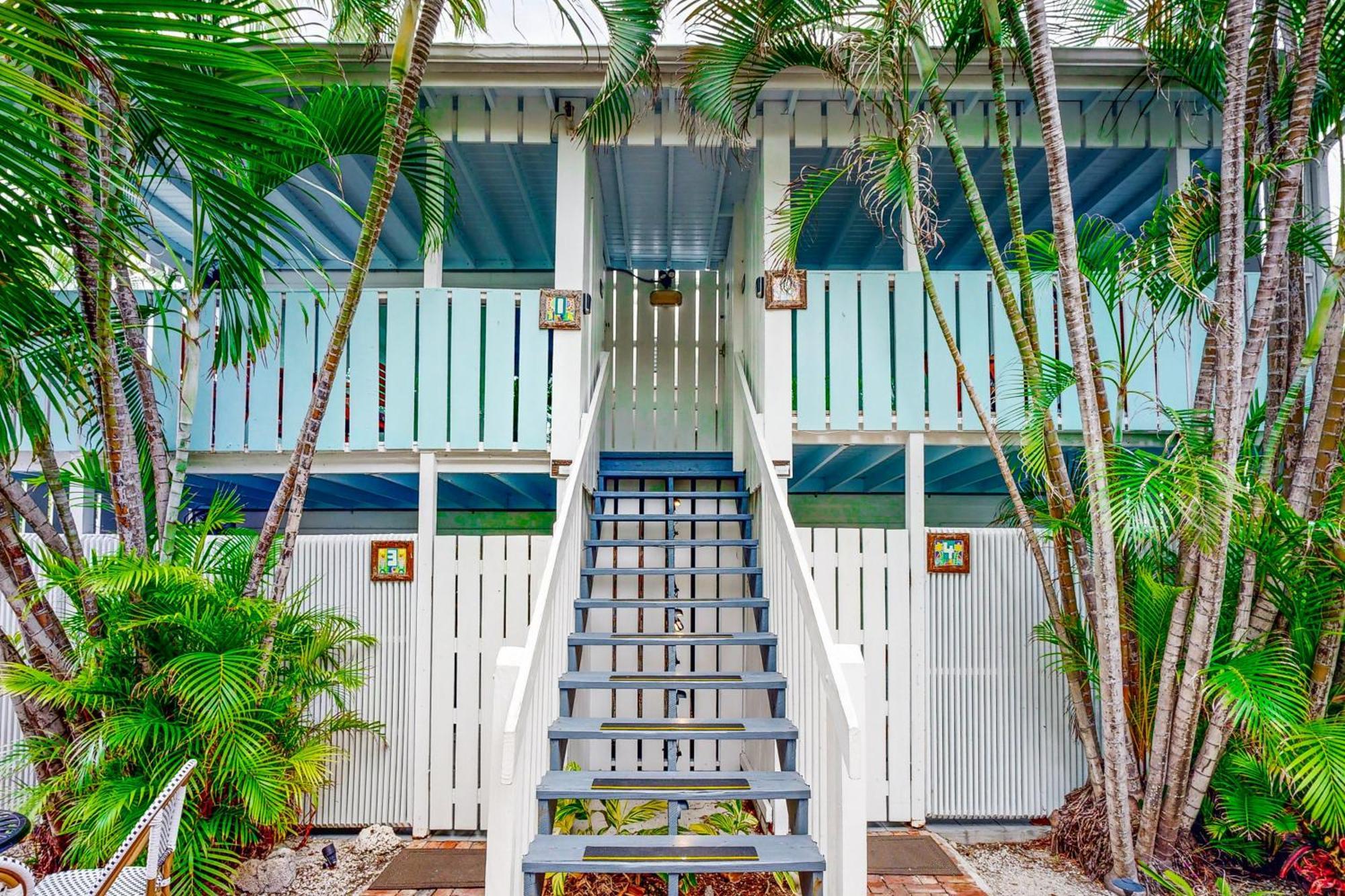 Papa's Hideaway Apartment
