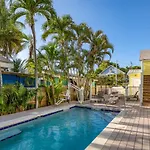 Salvador\'S Suite