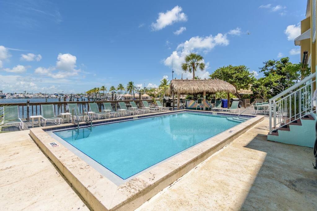 Ferienhaus St Croix - Downtown 4x4 Waterfront Penthouse Pool Dock Pet