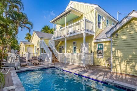 Salvador's * Key West