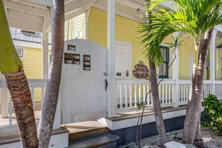 Salvador's * Key West