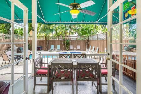 Curry House- 3rd Floor, King Bed, & Balcony 8 Gasthof Key West