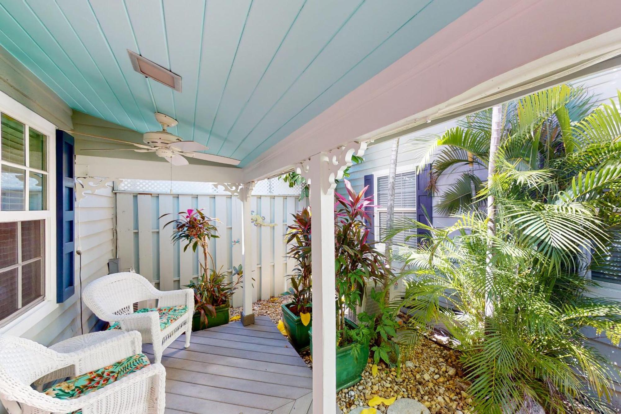Old Town Garden - Andros Apartment