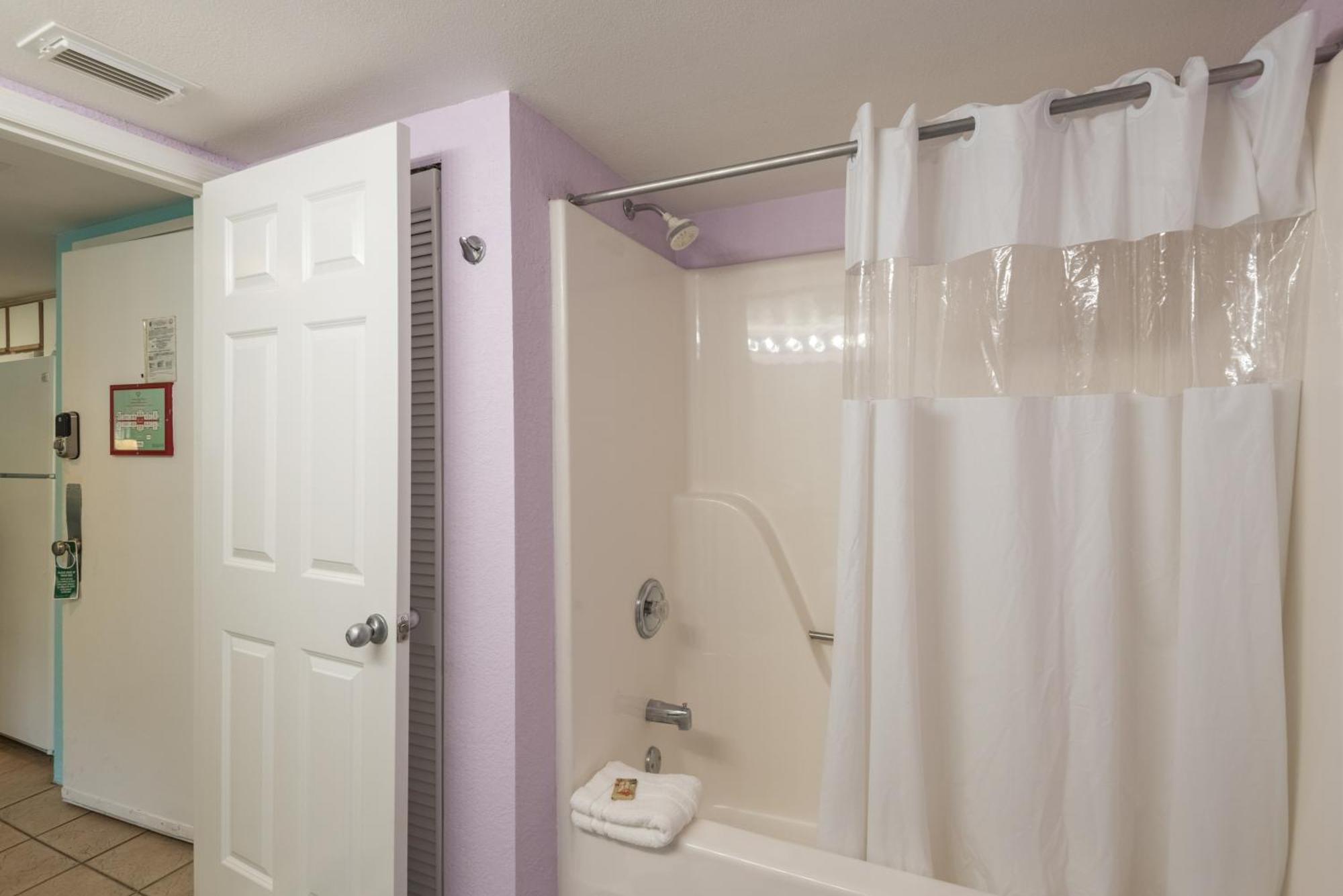 Sunrise Suites Jamaica #102 Ferienhaus