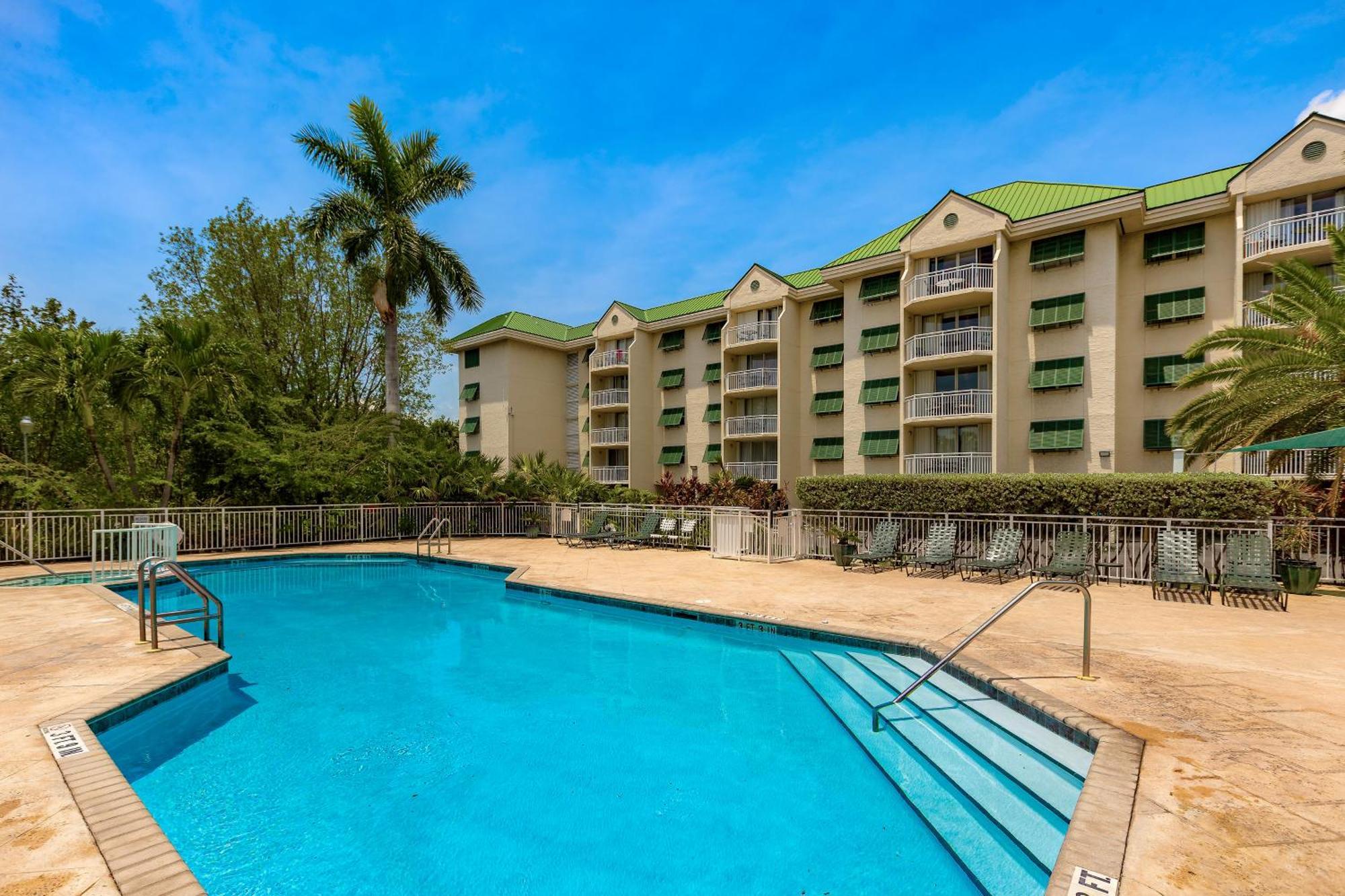 Sunrise Suites Jamaica #102 Ferienhaus