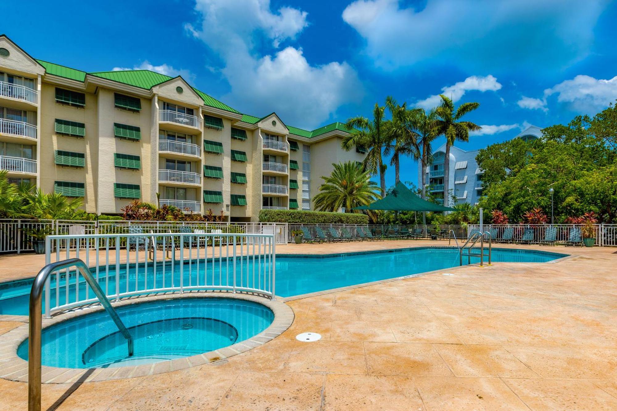 Sunrise Suites Jamaica #102