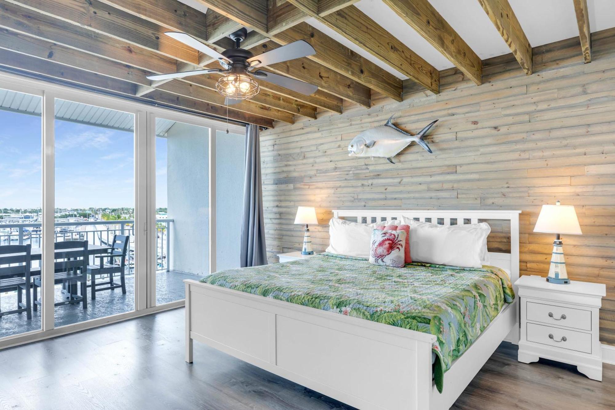 Ferienhaus St Croix - Downtown 4x4 Waterfront Penthouse Pool Dock Pet *