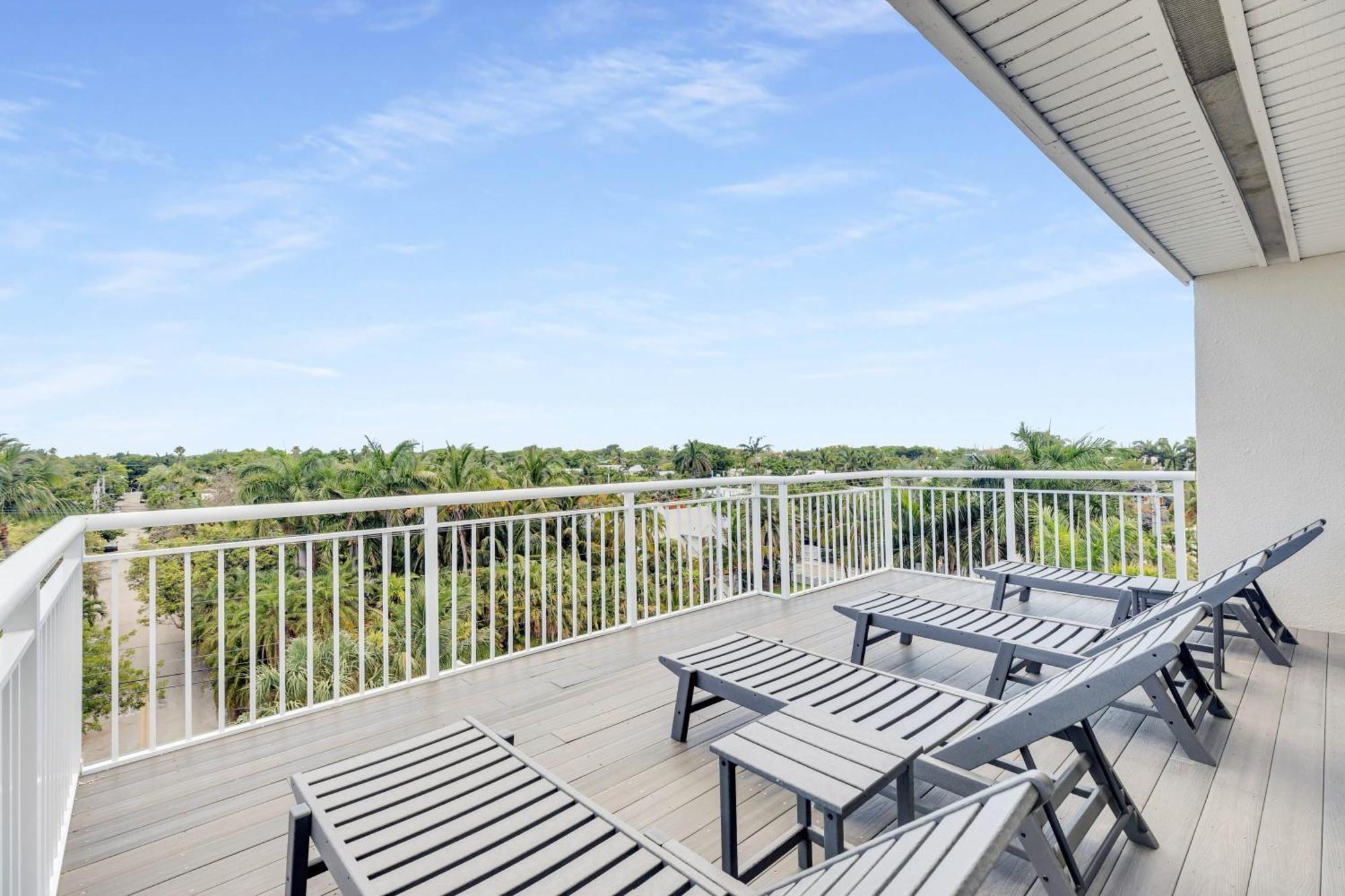 Ferienhaus St Croix - Downtown 4x4 Waterfront Penthouse Pool Dock Pet