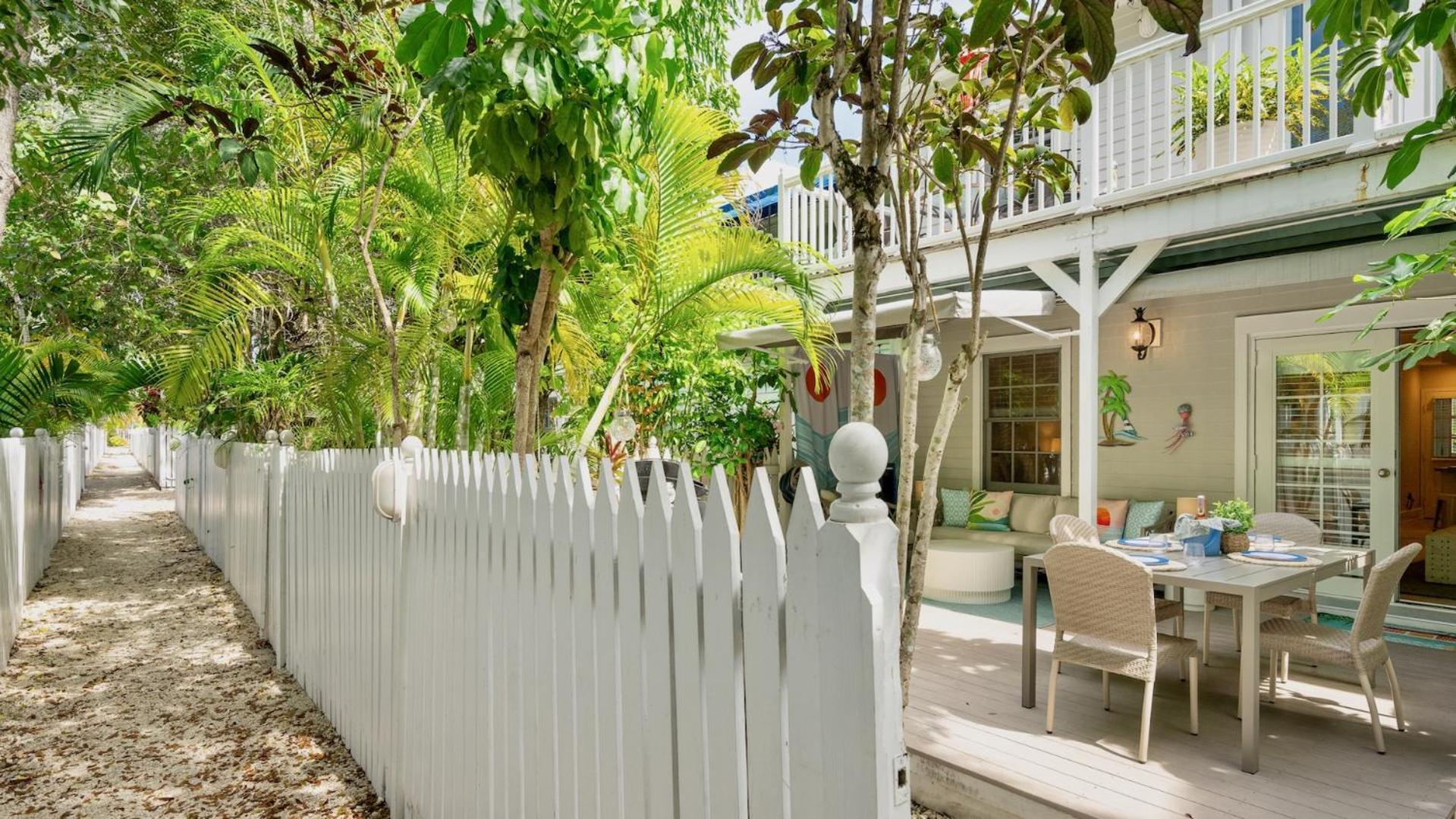 The Cozy Starfish By Last Key Realty * Key West