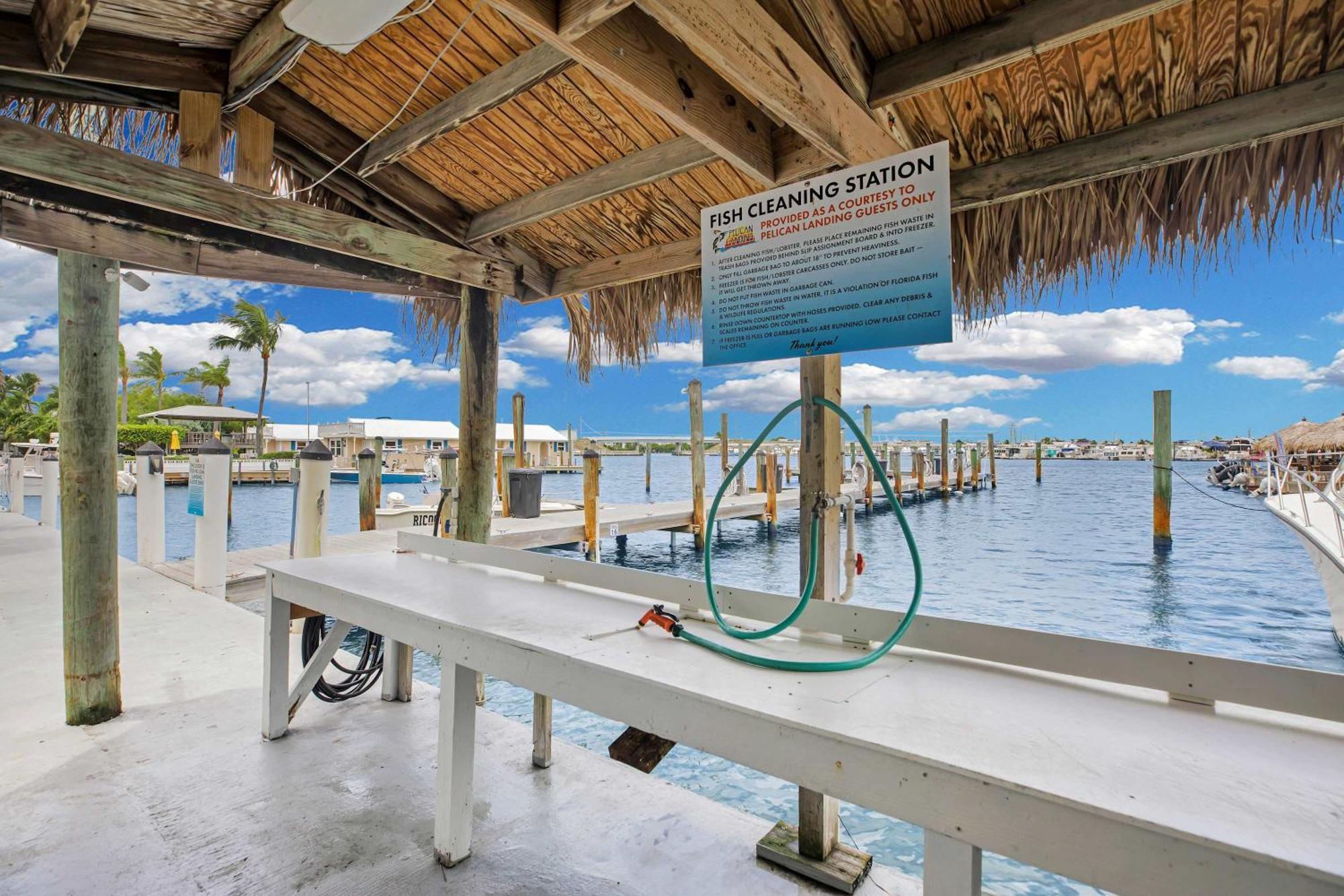 Ferienhaus St Croix - Downtown 4x4 Waterfront Penthouse Pool Dock Pet