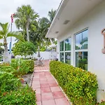 Heron House - Luxury Waterfront Home