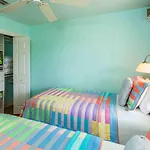 La Petite Penthouse By Last Key Realty
