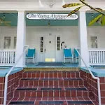 Deluxe King With Balcony - At James House With Parking!