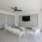 Parking Pool Dock - Starboard House