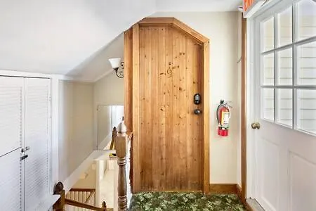 Curry House - Room 9