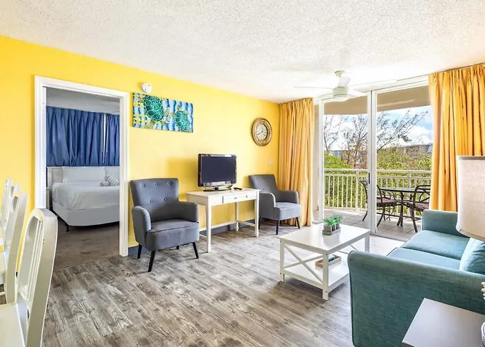 Tortuga Suite At Sunrise Suites Resort - Heated Pool, Hot Tub & Free Parking