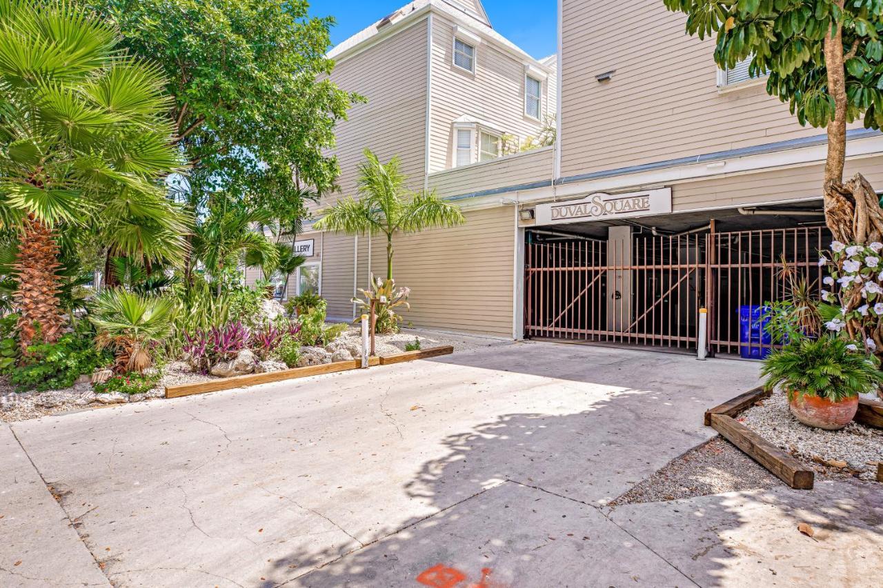 Casa Cubana @ Duval Square R14 Apartment Key West