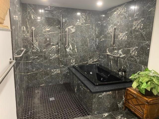 Beautifully Renovated Summer Of 2020 And Enjoy Lovely Unit *