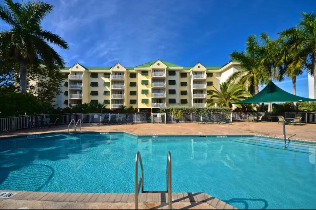 New! Cristbal - Balcony, Parking & Pool!