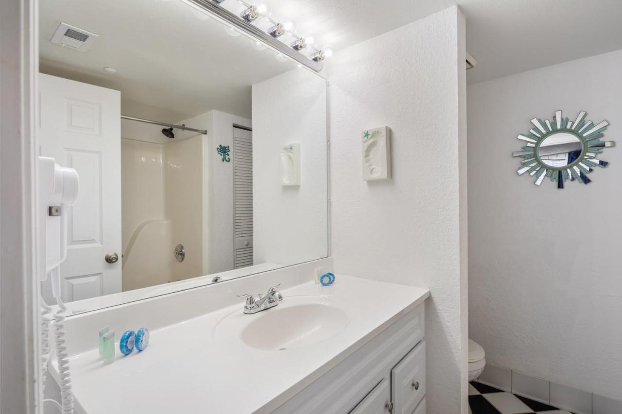 New! Cristbal - Balcony, Parking & Pool! *