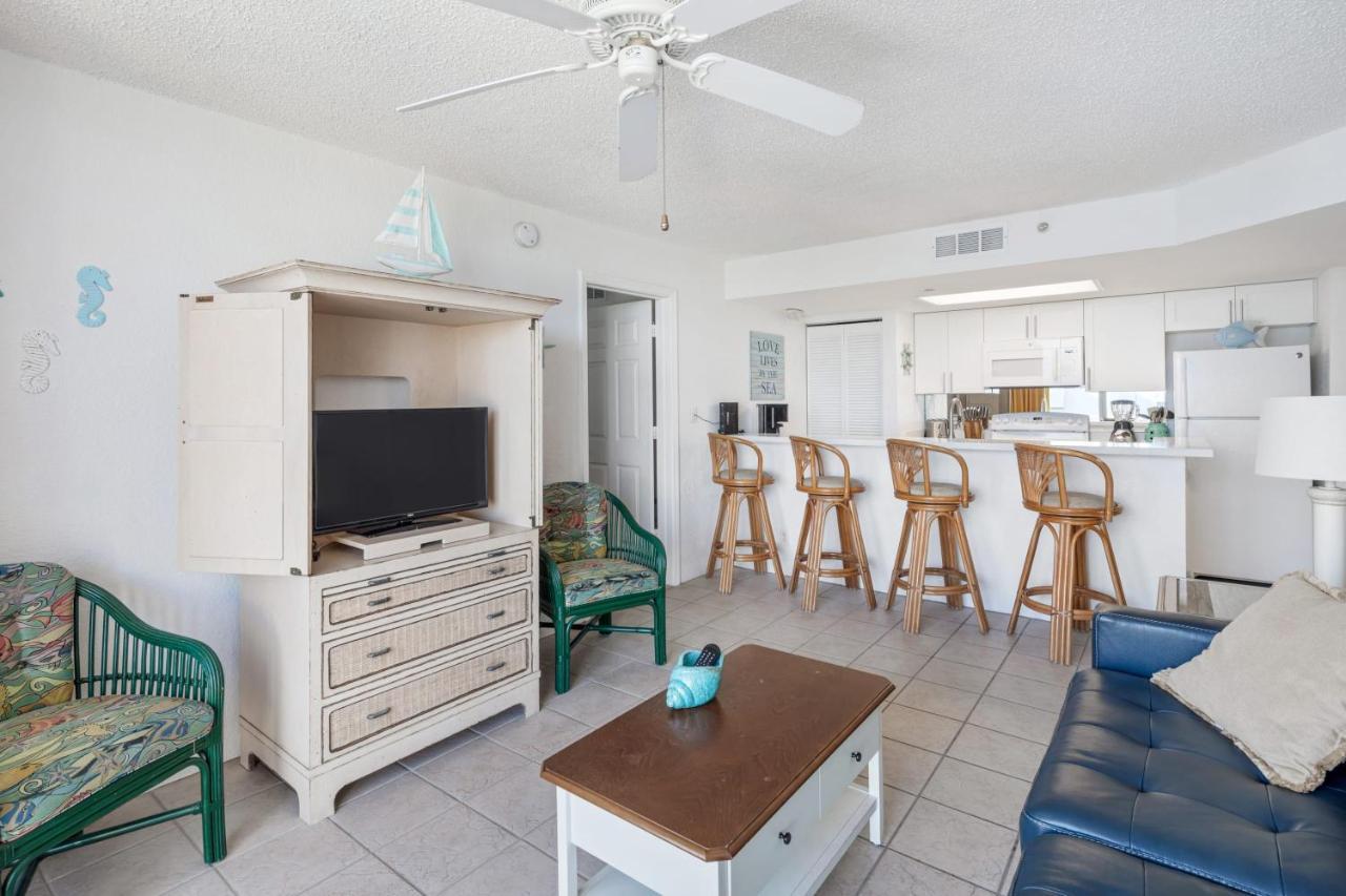 New! Cristbal - Balcony, Parking & Pool!