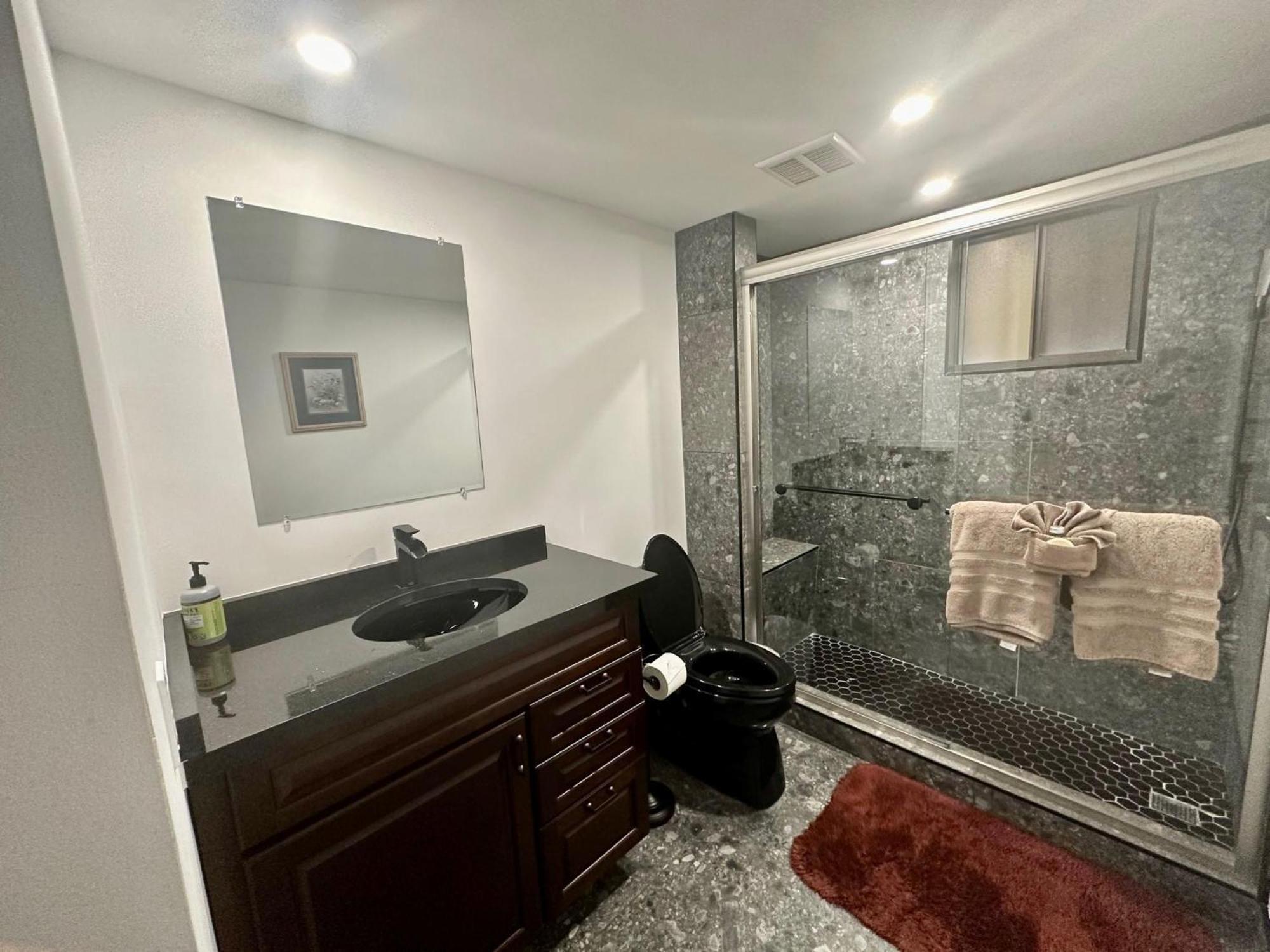 Beautifully Renovated Summer Of 2020 And Enjoy Lovely Unit Apartment Key West