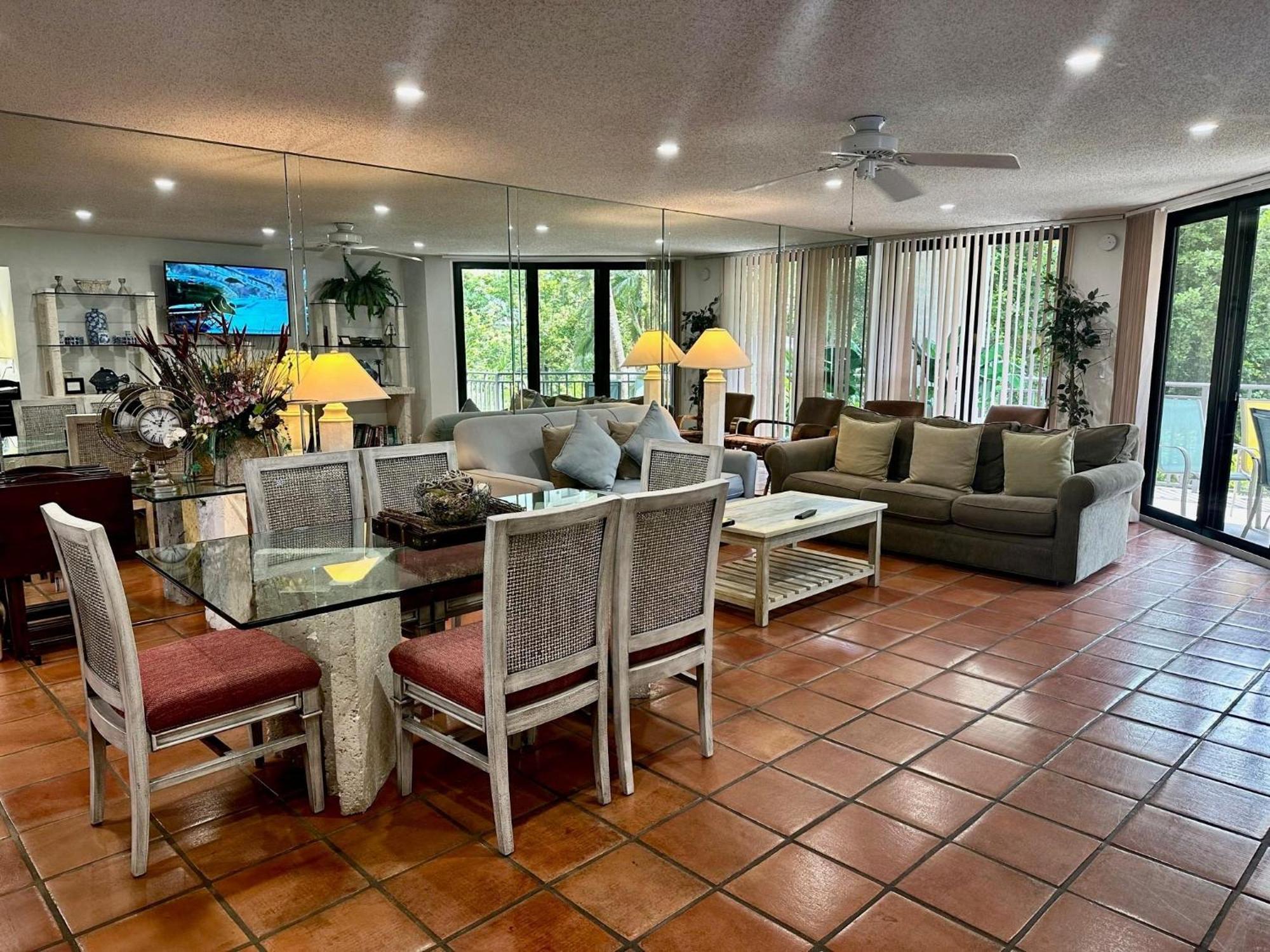 Beautifully Renovated Summer Of 2020 And Enjoy Lovely Unit Apartment Key West