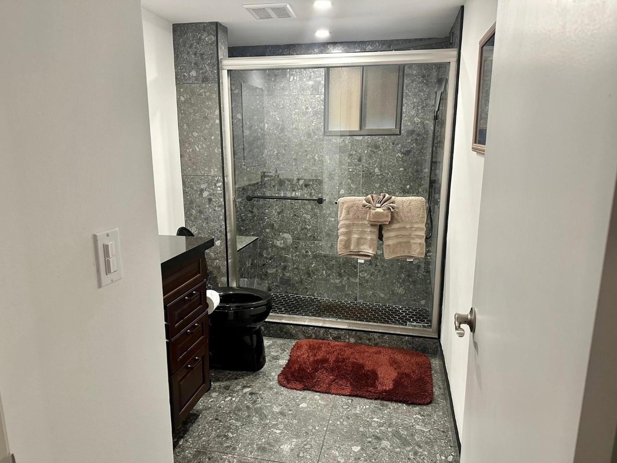Beautifully Renovated Summer Of 2020 And Enjoy Lovely Unit Key West
