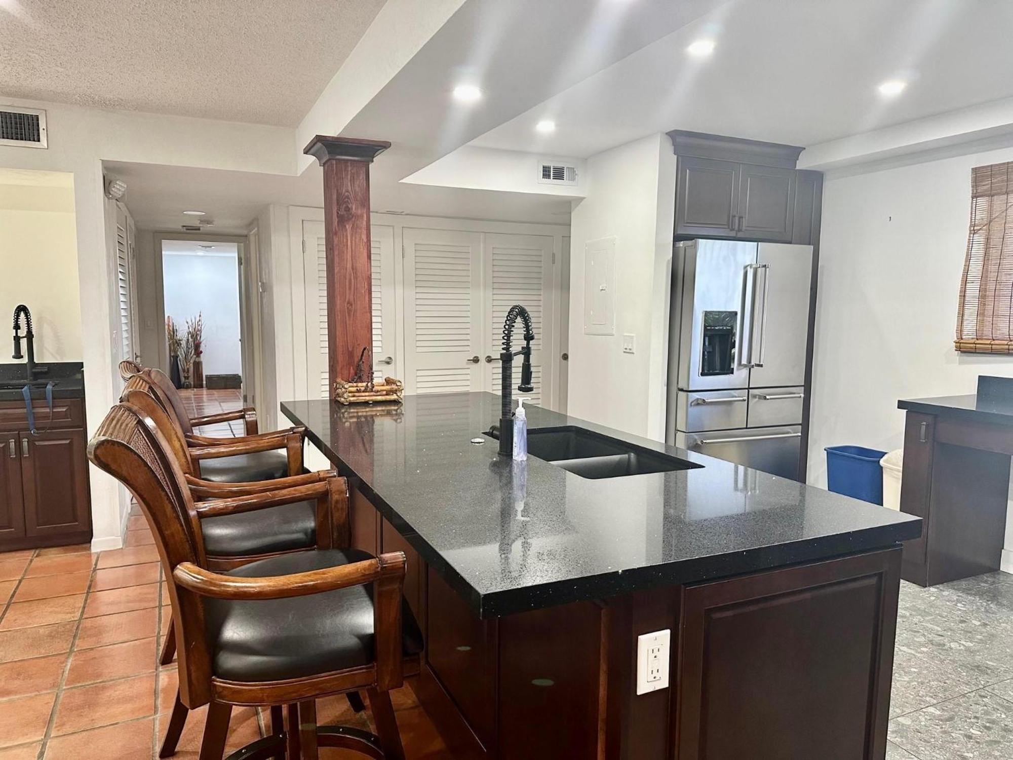Beautifully Renovated Summer Of 2020 And Enjoy Lovely Unit Apartment