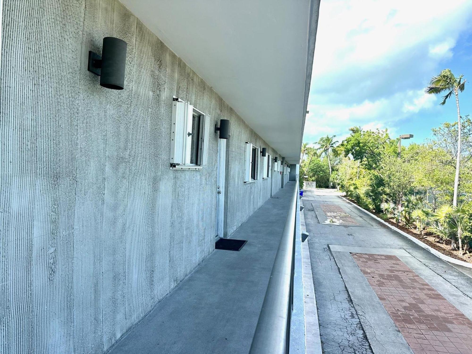 Apartment Beautifully Renovated Summer Of 2020 And Enjoy Lovely Unit