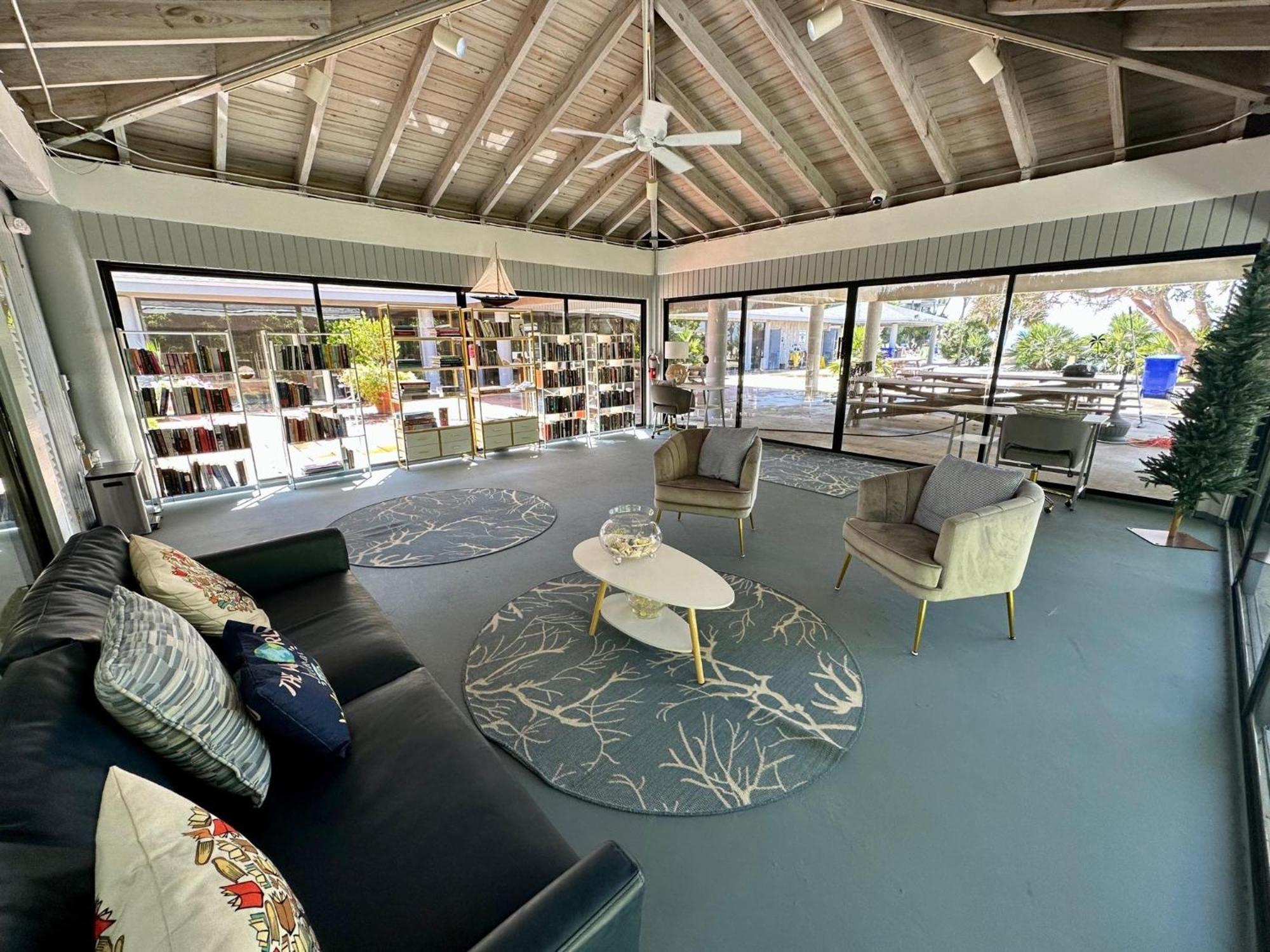 Beautifully Renovated Summer Of 2020 And Enjoy Lovely Unit * Key West
