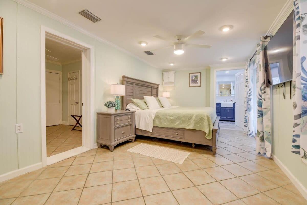Heron House - Luxury Waterfront Holiday home