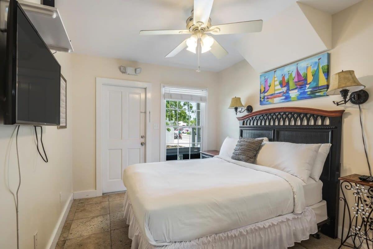 Sea Breeze -great Location! *