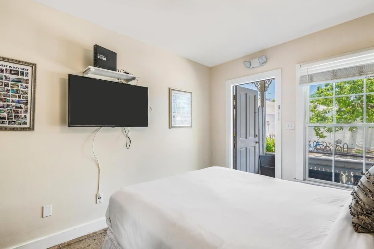 Sea Breeze -great Location! * Key West