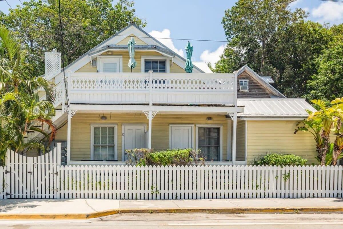 Sea Breeze -great Location! Holiday home