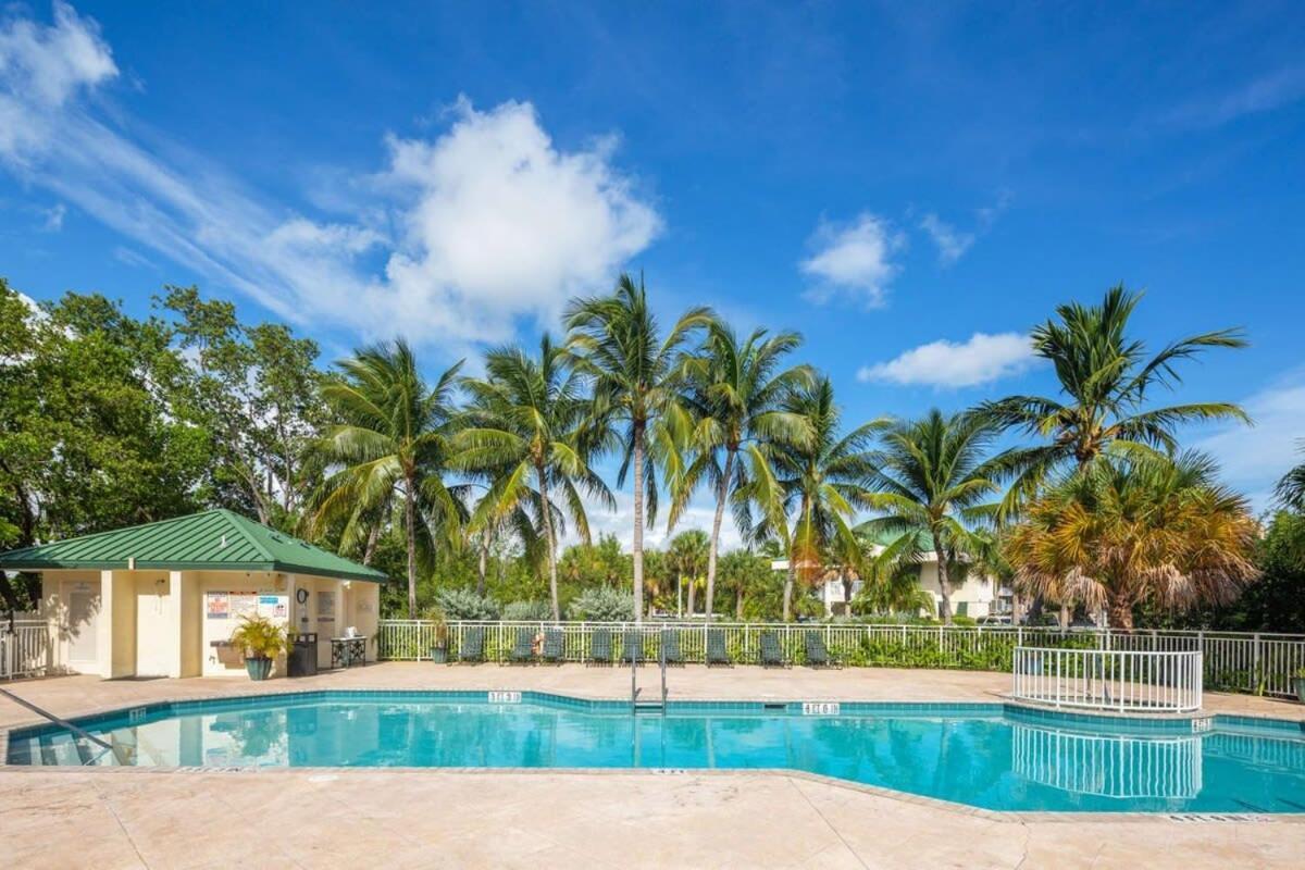 Tortuga At Sunrise - Heated Pool, Hot Tub & Free Parking Holiday home