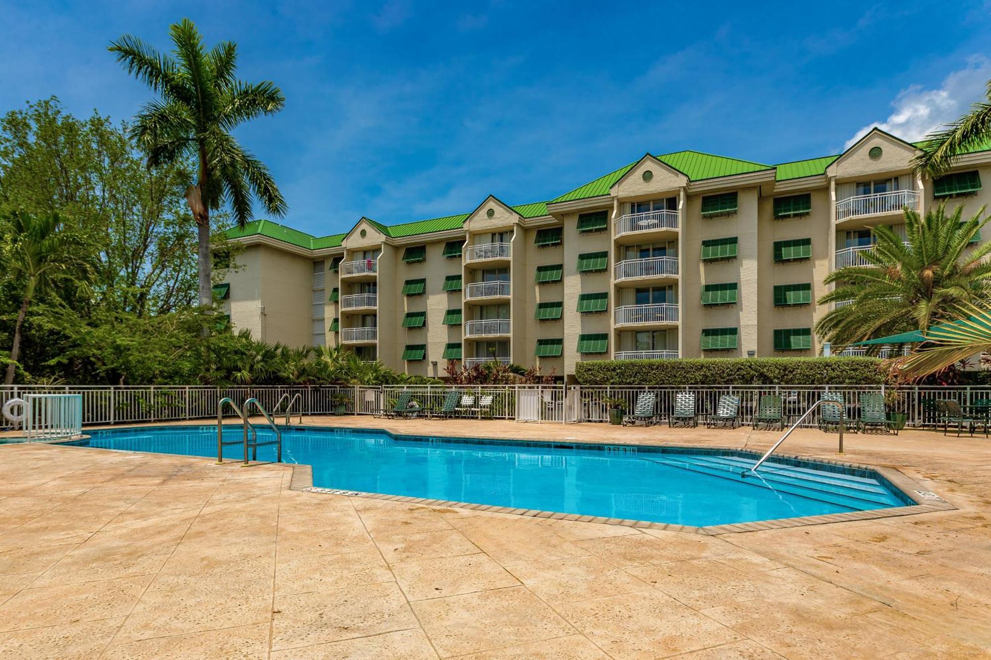 Sunrise Suites Jamaica #102 Holiday home