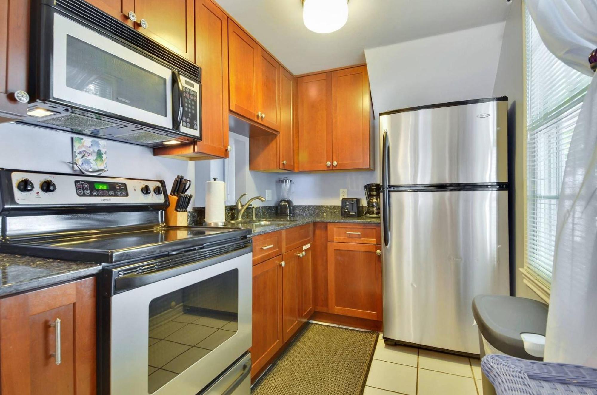 Holiday home Lavender Jungle By Avantstay Great Location W Patio Shared Pool Week Long Only *