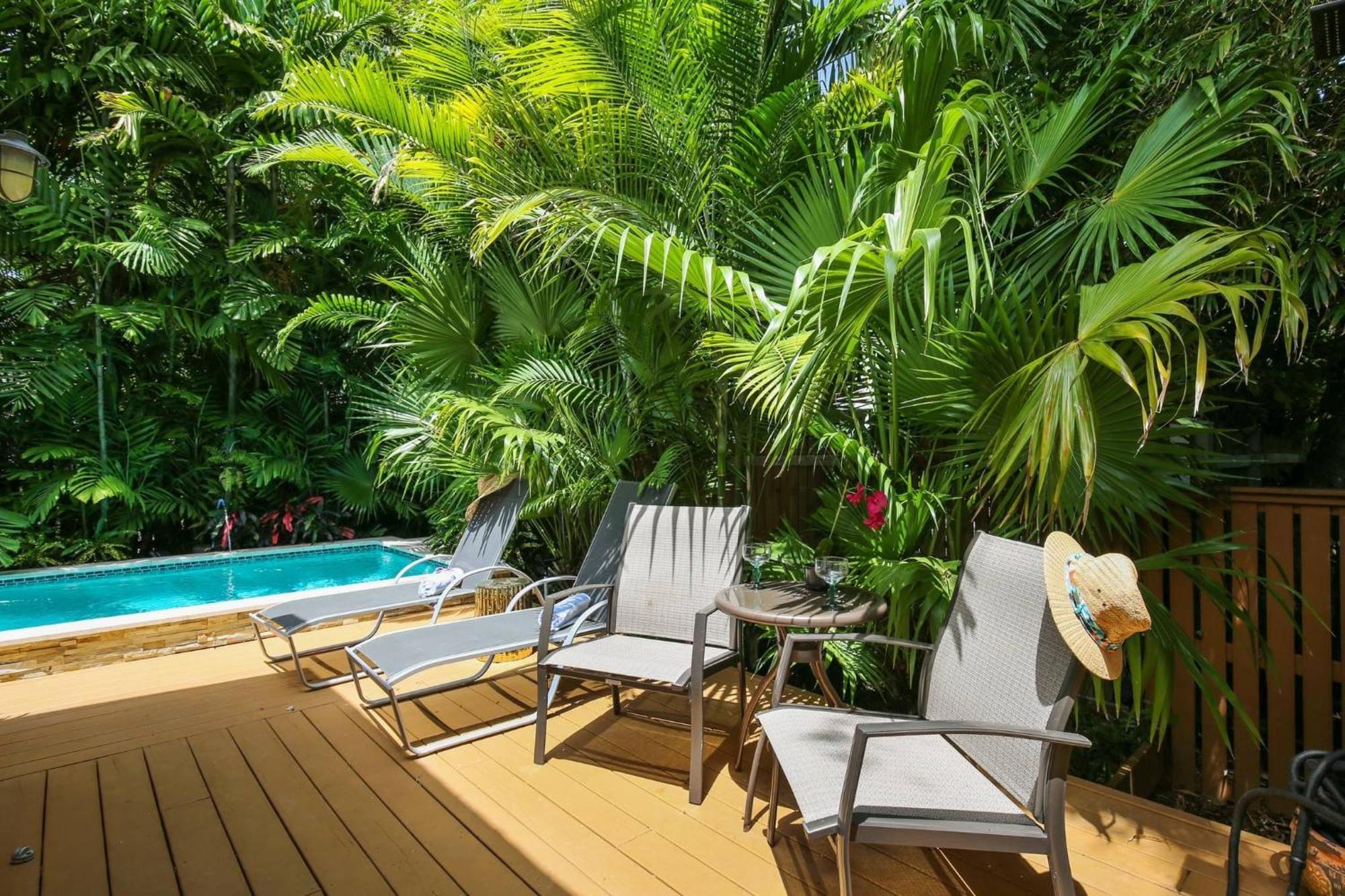 Serenity By Avantstay In Old Town W Shared Pool Month Long Only Holiday home Key West