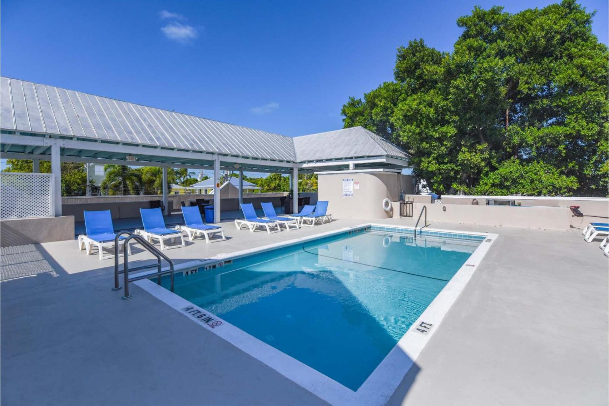 Positano -rooftop Pool On Duval * Key West