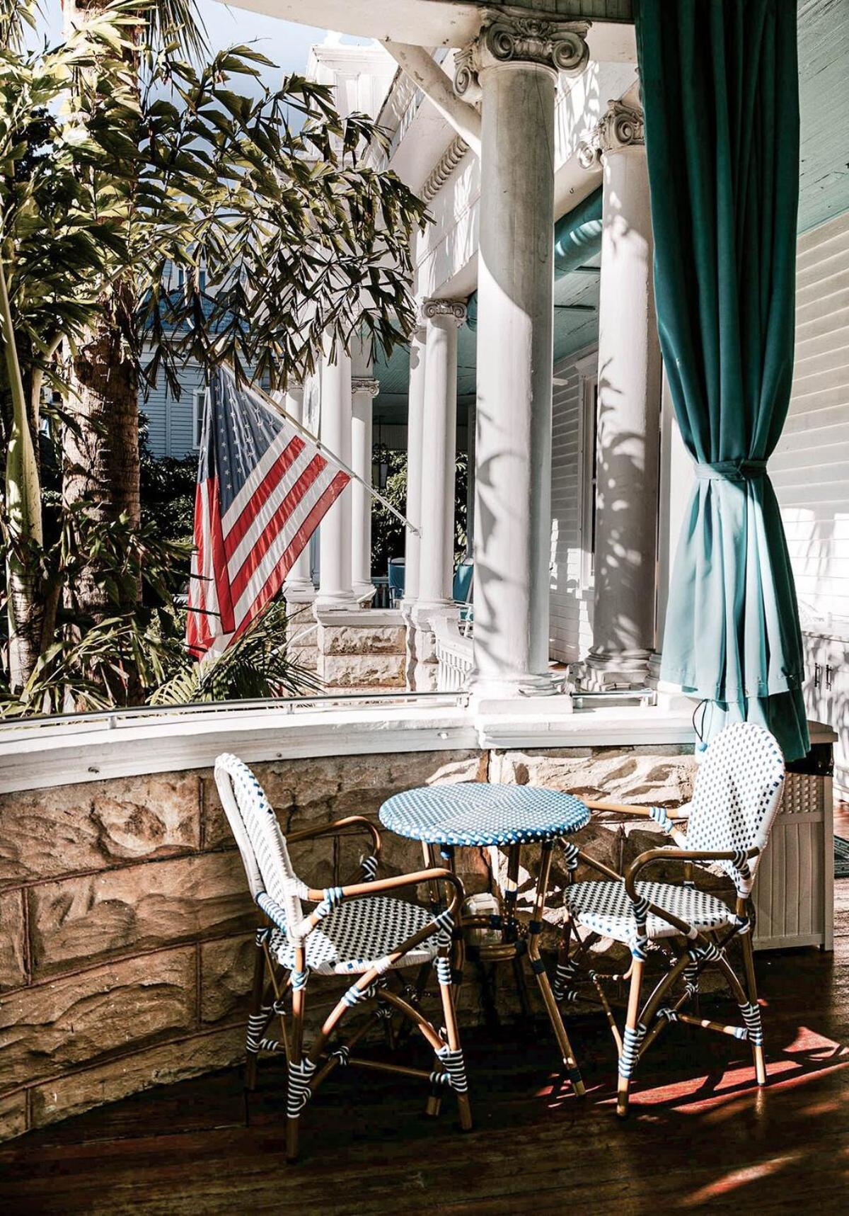 Deluxe Queen At The Curry Mansion - Parking & Heated Pool! * Key West