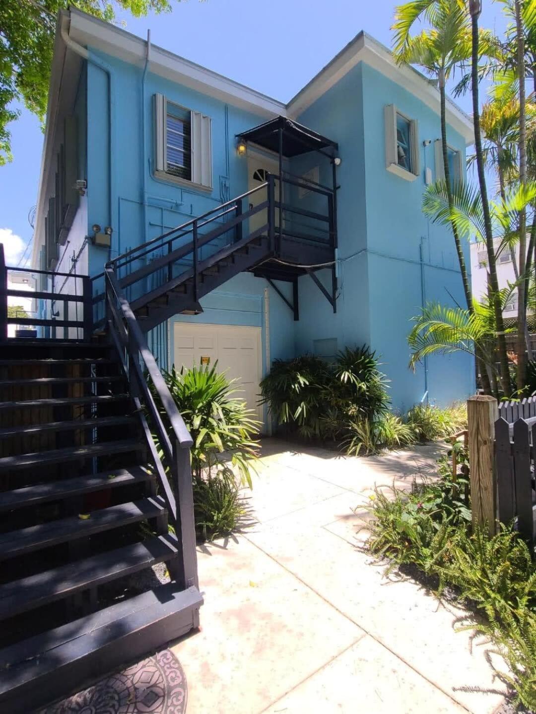 Three Duval Street W Parking And Pool *