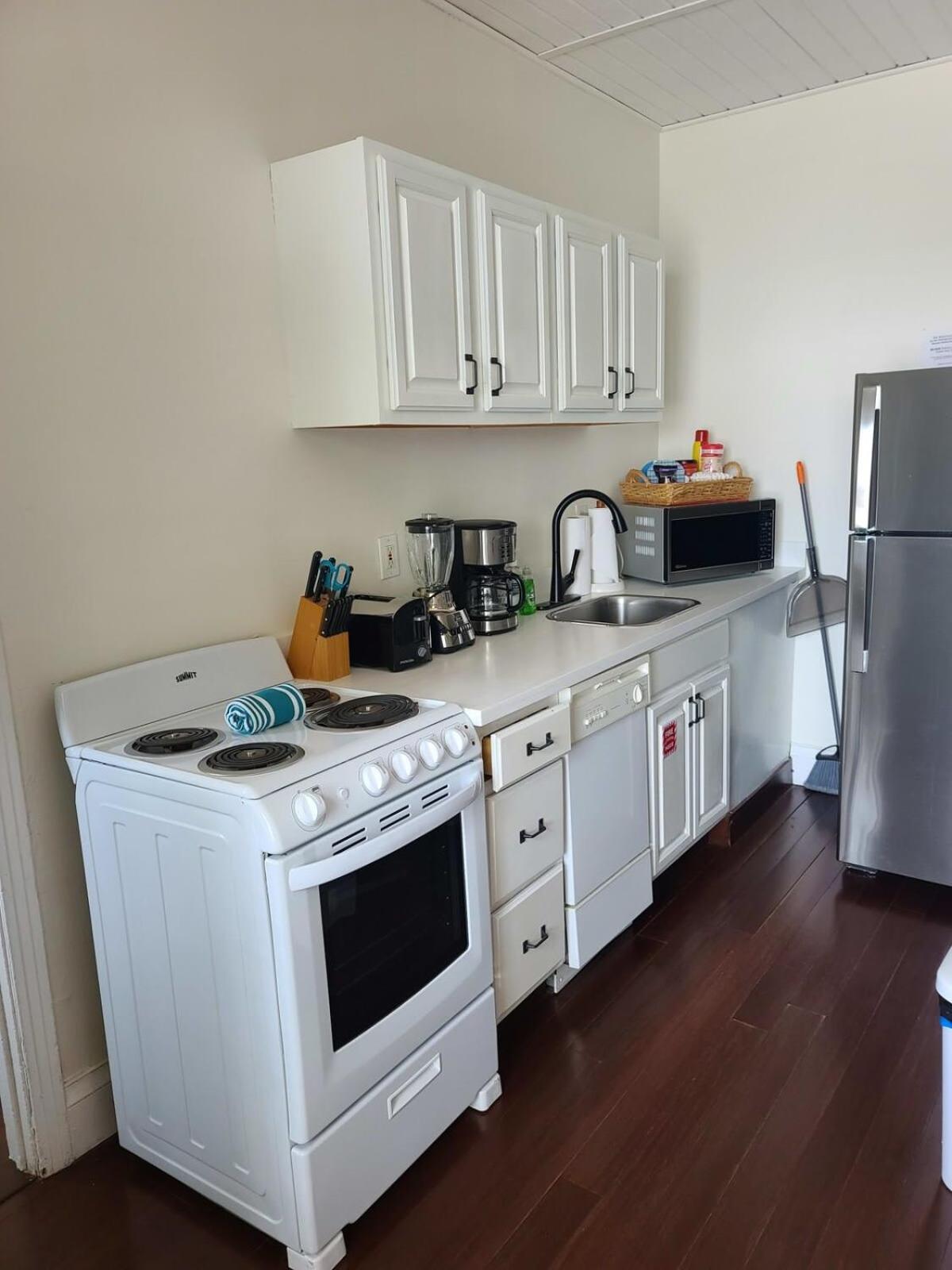Three Duval Street W Parking And Pool * Key West