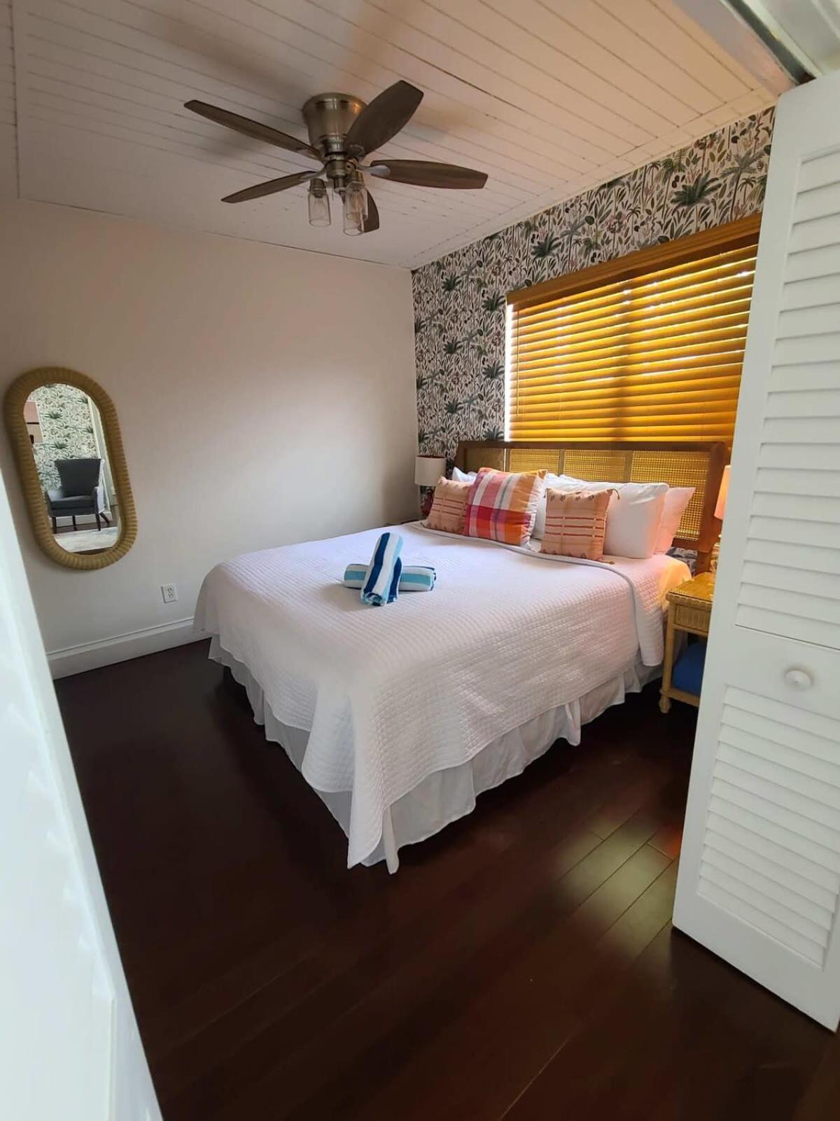 Three Duval Street W Parking And Pool Holiday home Key West